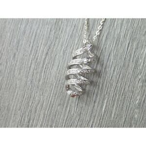 18kt White Gold Diamond Spiral Pendant